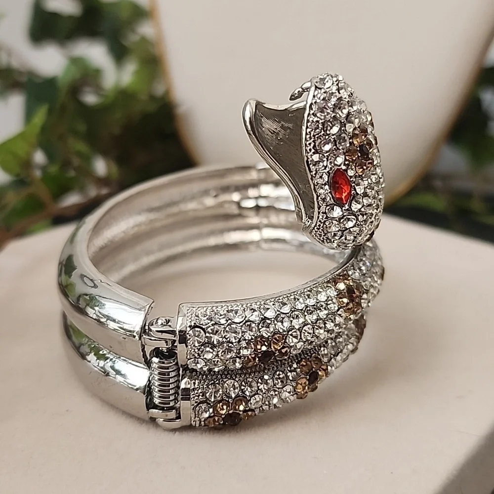 Vintage Silver Crystal Cobra Snake Hinge / Clamper Bracelet